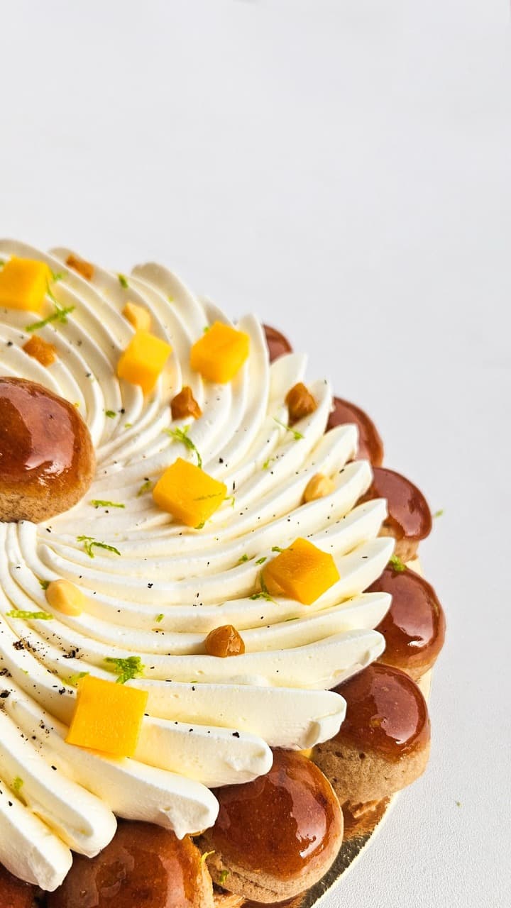 Saint-Honoré mangue vanille, gros plan